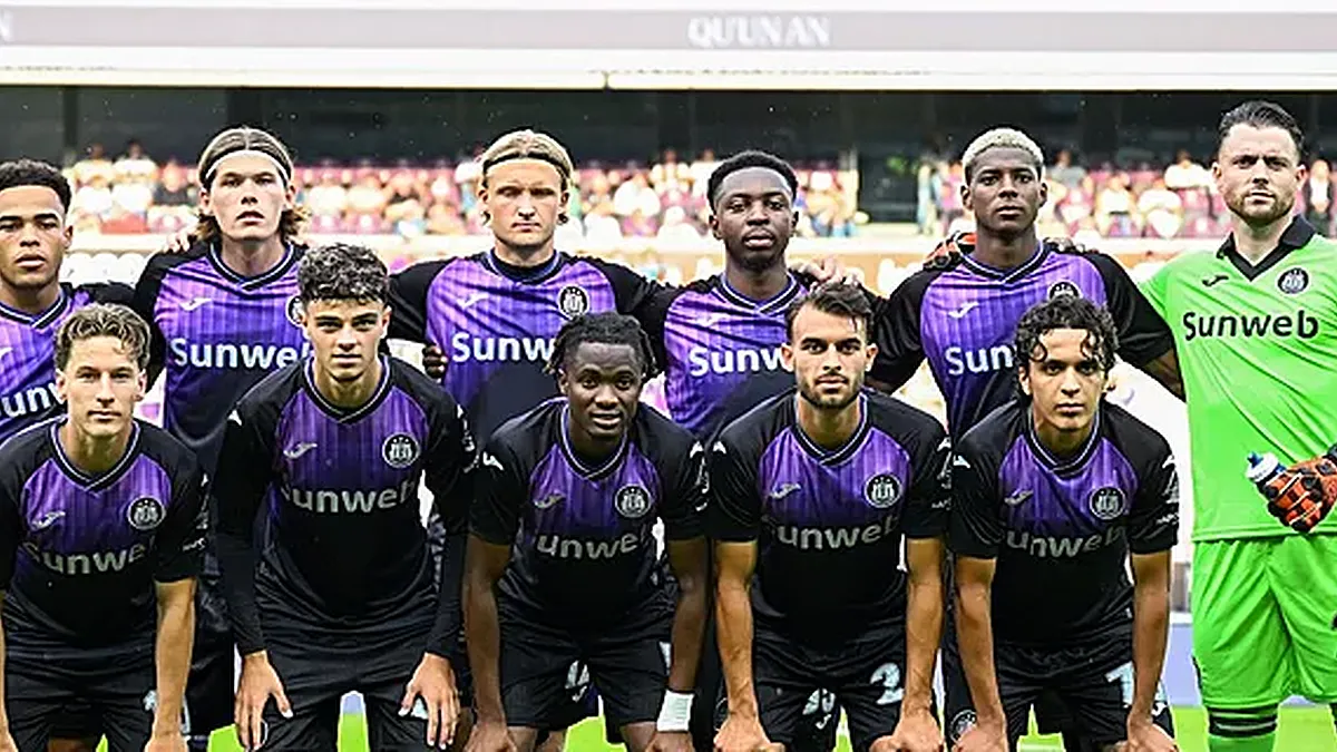 Sotwe porno arzu yılmaz we danced and talked as she shared