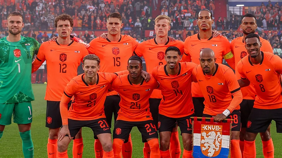 The Iconic Dutch Oranjebus Arrives in the US for the 2026 World Cup