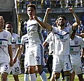 Anderlecht joue avec un gars raide et un avec les pieds carrés