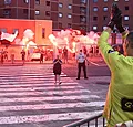 VIDEO Les joueurs de Charleroi bloqués au départ du car: ça crie! 