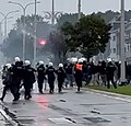 La police intevervient à Genk: des hooligans mettent le feu