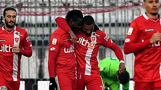 DRAME: le joueur d'Arsenal poignardé sort du silence