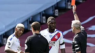 Quelle mouche a piqué Benteke? Exclu après le match!