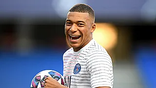 Le monde du foot se rend à Mbappé : 