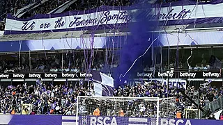 Les fans mauves le démolissent: 