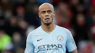 Kompany investit  et vient en aide à Manchester United