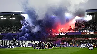 Chaud... Les supporters d'Anderlecht menacent les joueurs !