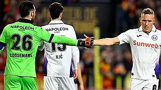 Anderlecht pousse quatre trentenaires vers la sortie