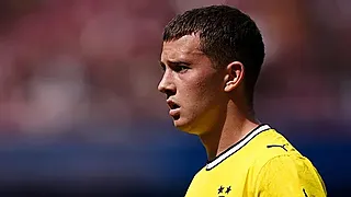 L'ex-joueur de Genk s'effondre sur la pelouse de Dortmund
