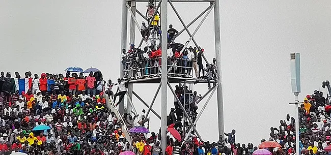 CAN 2019 Les supporters obligent les militaires à monter sur le terrain (PHOTOS)