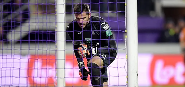 Foto: Van Crombrugge évoque le départ de Vercauteren: 