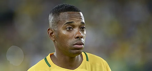 Foto: Accusé de viol, Robinho est viré après six jours