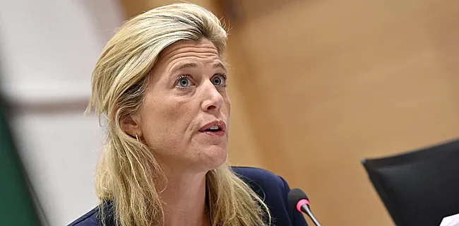 Matchs arrêtés : la ministre de l'Intérieur passe à l'action