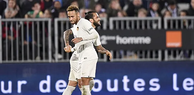 Dani Alves s'éloigne du Paris Saint-Germain