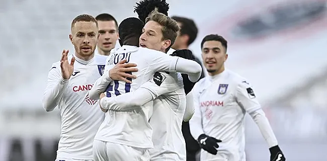 Quand la police fédérale se moque d’Anderlecht avec les fans du Standard