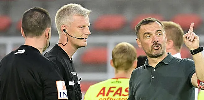 Le coach de Mouscron furieux : 