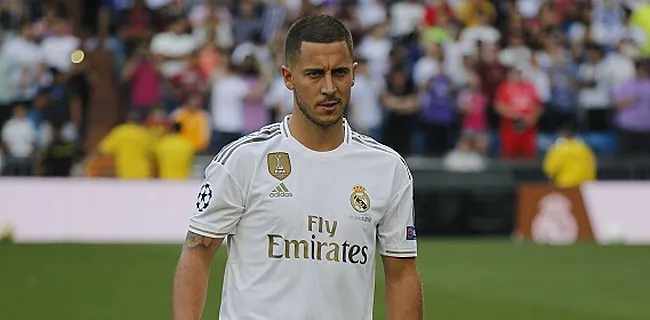 Eden Hazard félicite un équipier: humour boomerang
