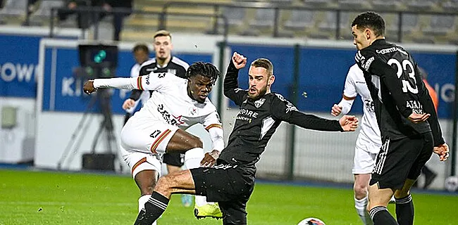 La Louvière frappe fort: un attaquant expérimenté débarque