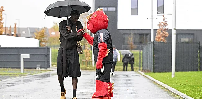 TUBIZE: Onana enflamme la toile: Il a un string en dessous?