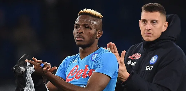 Ca brûle entre Osimhen et Naples : Il ignore deux de ses coéquipiers (+vidéo)