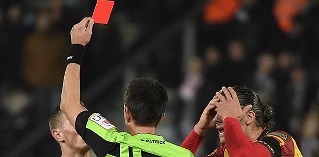 Une légende du foot finit sa carrière sur une expulsion