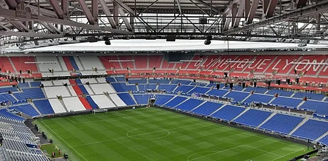 Cette banderole déployée dans le stade de Lyon fait scandale! (PHOTOS)