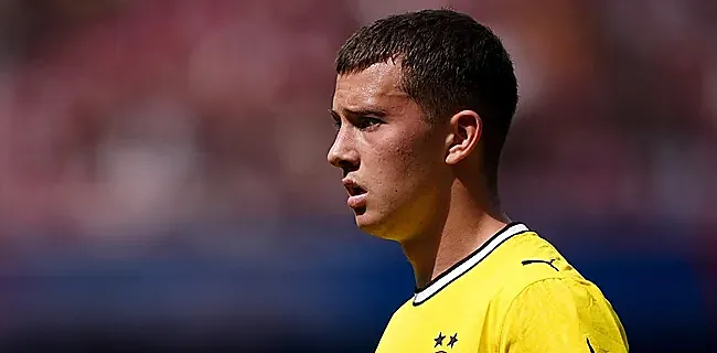 L'ex-joueur de Genk s'effondre sur la pelouse de Dortmund