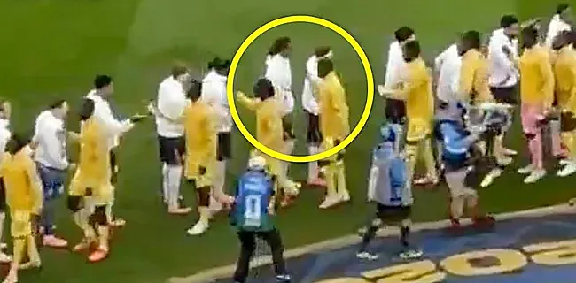 Polémique au coup d'envoi du match Angleterre - Ghana