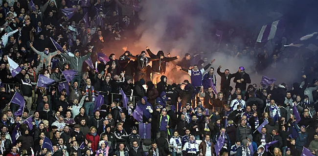 Les supporters d'Anderlecht pestent contre leur direction: 