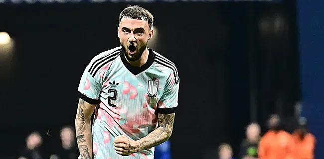 Debast salue son coéquipier après un match solide 